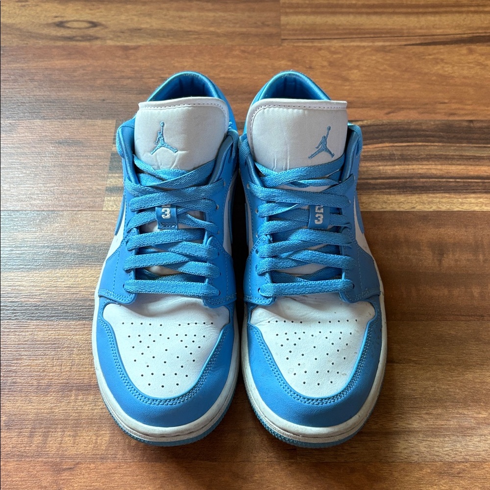 unc Jordan 1s